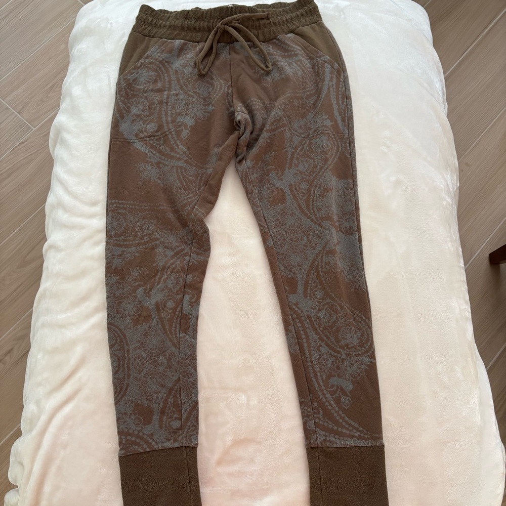 We The Free Olive Brown Paisley Jogger Pants
